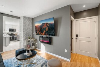 32 E 44th St in Bayonne, NJ - Building Photo - Building Photo