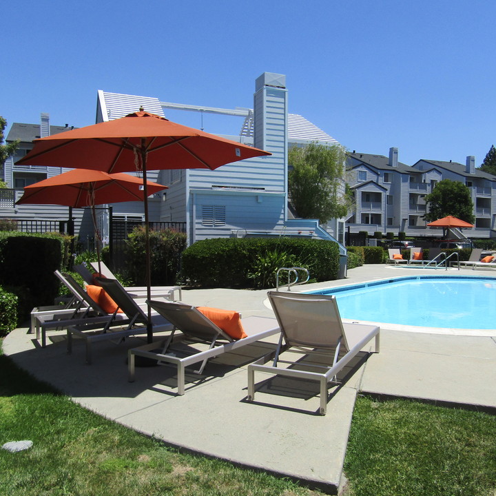 Lakewood Court Apartments in San Jose, CA - Building Photo