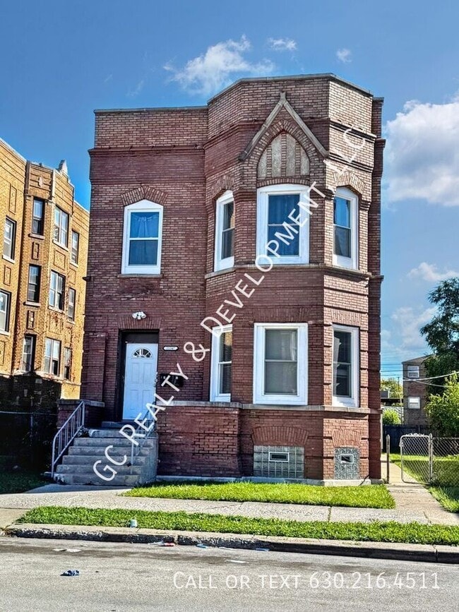 property at 11347 S King Dr