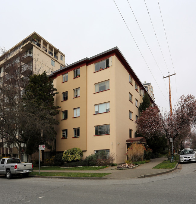 1245 Nicola St in Vancouver, BC - Building Photo - Building Photo