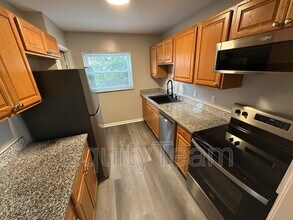 5106 Chantilly Dr in Cincinnati, OH - Foto de edificio - Building Photo