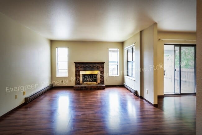 904-906 Camelot Ct in Fort Collins, CO - Building Photo - Building Photo