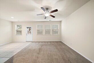 3315 Victorian Manor Ln in Houston, TX - Building Photo - Building Photo