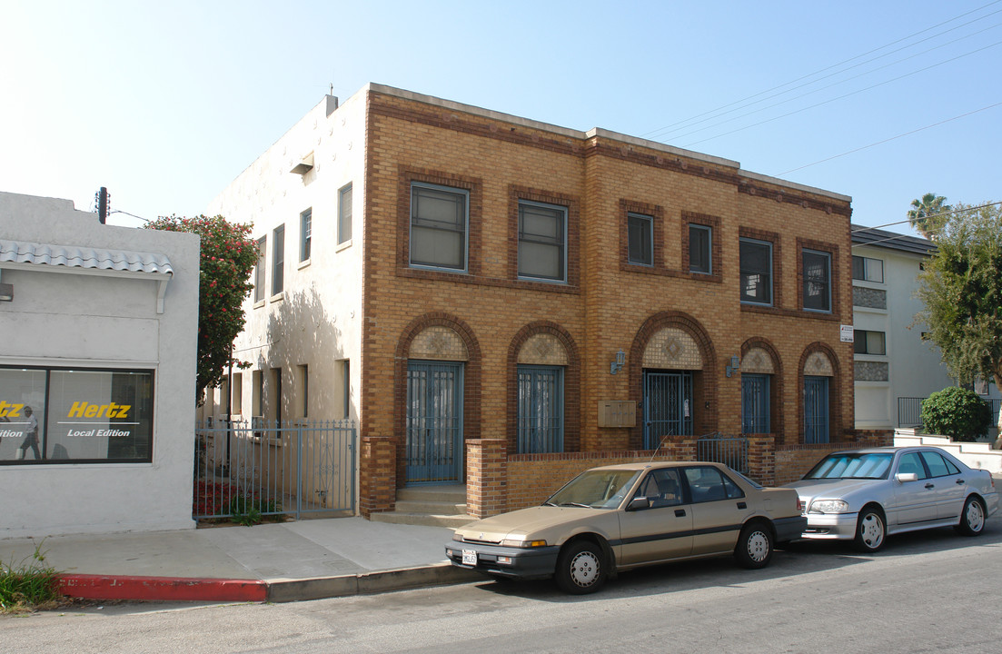 108 W Acacia Ave in Glendale, CA - Foto de edificio