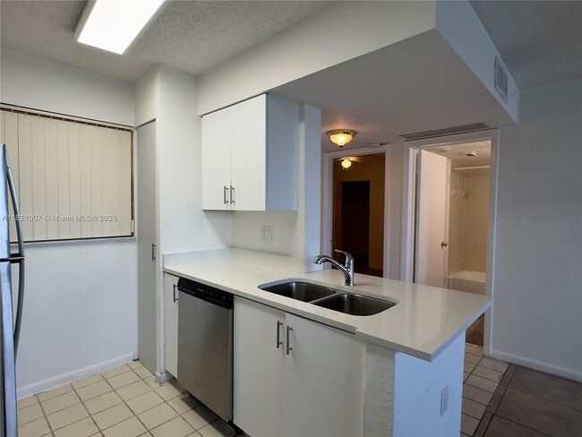property at 2831 N Oakland Forest Dr