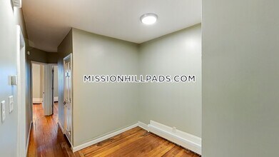 4 Weld Ave-Unit -1 in Boston, MA - Building Photo - Building Photo