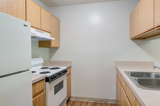 Carolina Springs Apartments in Carrboro, NC - Foto de edificio - Building Photo