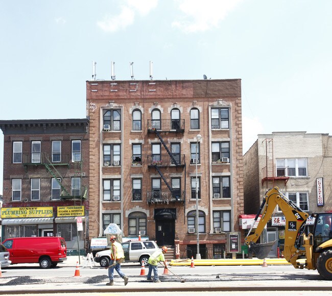 6005 4th Ave in Brooklyn, NY - Building Photo - Building Photo