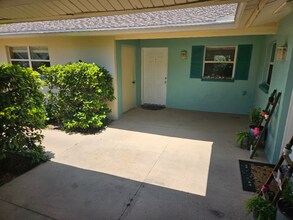 4719 68th Ln N in St. Petersburg, FL - Building Photo - Building Photo
