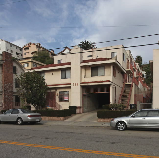 739 Yale St in Los Angeles, CA - Building Photo - Building Photo