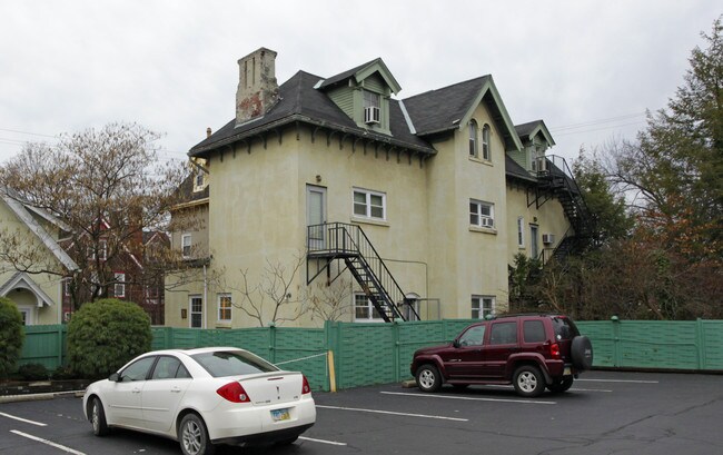 6200-6202 Walnut St in Pittsburgh, PA - Foto de edificio - Building Photo