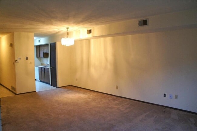 449 Ponderosa Ave in O'Fallon, IL - Foto de edificio - Building Photo