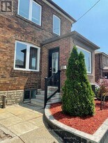 525 Old Weston Rd in Toronto, ON - Building Photo