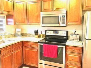 8980 S Hollybrook Blvd in Pembroke Pines, FL - Building Photo - Building Photo