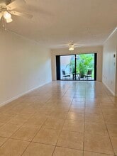 8261 SW 128th St, Unit Sunrise Point in Pinecrest, FL - Foto de edificio - Building Photo