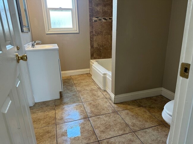 3881 Eucalyptus Ave, Unit C in Riverside, CA - Building Photo - Building Photo