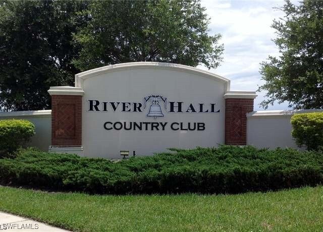 3172 Weston Manor Dr in Alva, FL - Building Photo