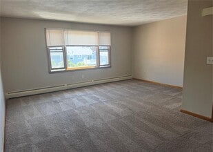 272 R Child St in Warren, RI - Building Photo - Building Photo