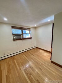 39 Loomis St, Unit 39R in Cambridge, MA - Building Photo - Building Photo