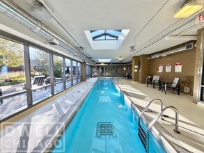 65 E Monroe St, Unit 4618 in Chicago, IL - Foto de edificio - Building Photo