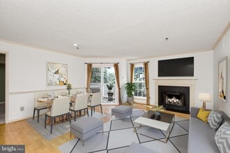 1524 Lincoln Way in McLean, VA - Building Photo - Building Photo