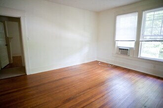 2c-212 McCauley St in Chapel Hill, NC - Building Photo - Building Photo