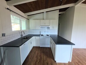 1354 Nanialii St in Kailua, HI - Building Photo - Building Photo
