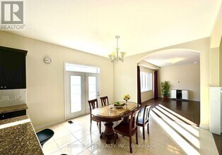 60 Wozniak Cres in Markham, ON - Building Photo - Building Photo