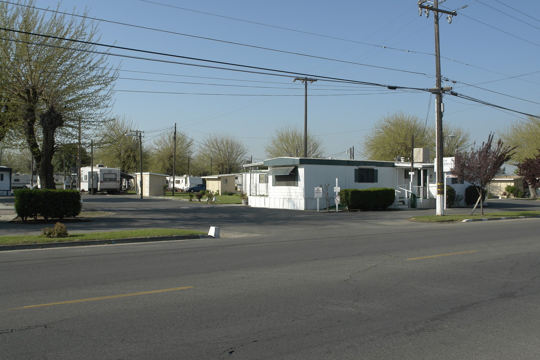 3147 W Olive Ave in Fresno, CA - Building Photo