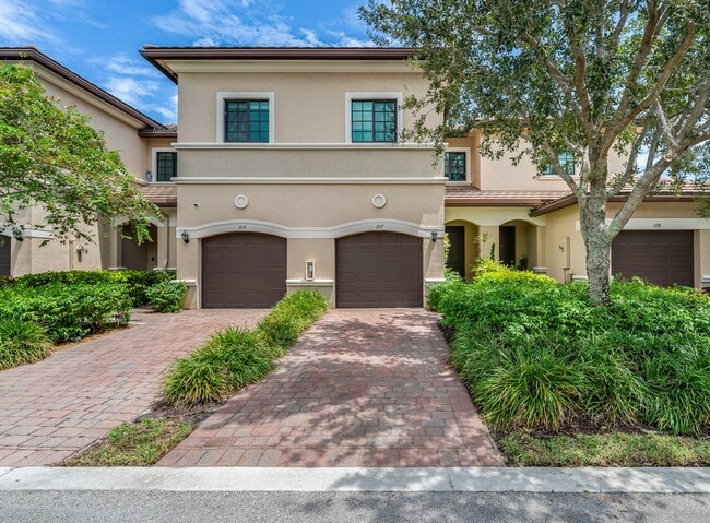 property at 4228 N Dixie Hwy
