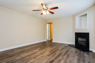 5640 Tealbrook Dr in Raleigh, NC - Foto de edificio - Building Photo