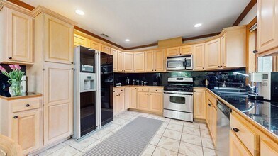 25 Westerly St in Yonkers, NY - Building Photo - Building Photo