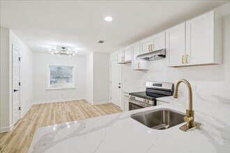 5186 Broken Oak Dr in Memphis, TN - Building Photo - Building Photo