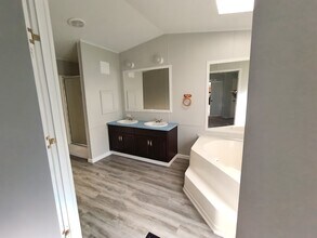 83 Deerwood Park in Centralia, IL - Building Photo - Building Photo