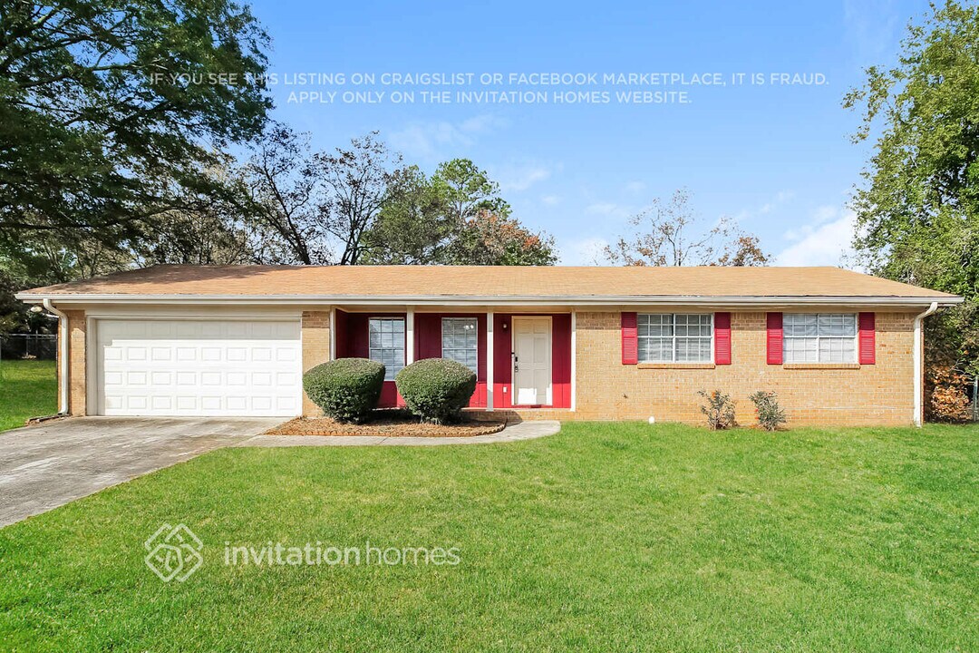 1621 Wesley Way NW in Conyers, GA - Foto de edificio