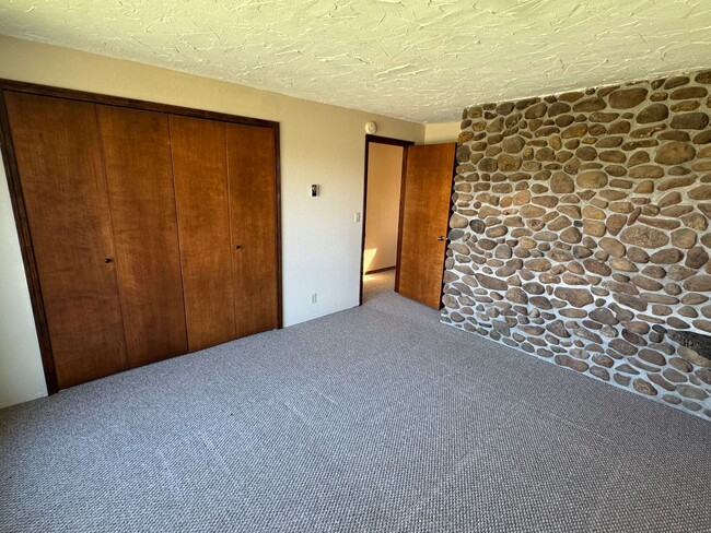 225 Mission View Dr in Ellensburg, WA - Building Photo - Building Photo