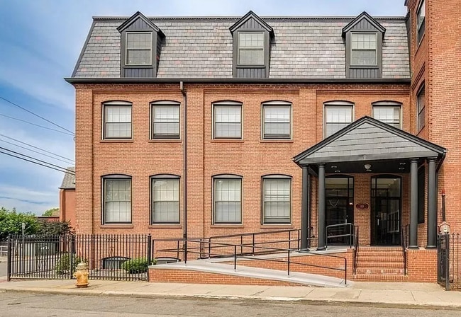 10 Weston Ave in Quincy, MA - Building Photo - Building Photo