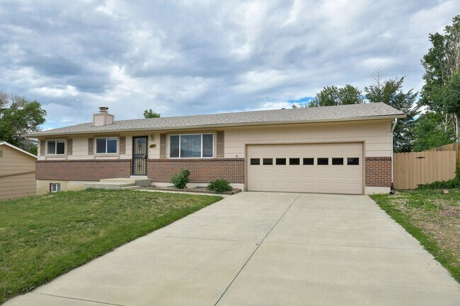 property at 5575 Oro Grande Dr