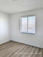 301 Eastminister Ct, Unit C in Henderson, NV - Building Photo - Building Photo