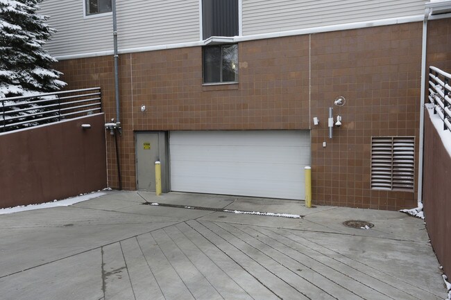 Parkview Villa in Columbia Heights, MN - Foto de edificio - Building Photo