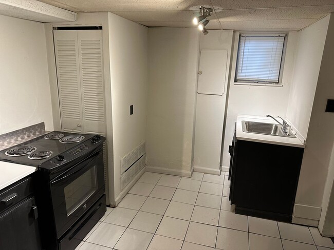 property at 219 W 7th Ave