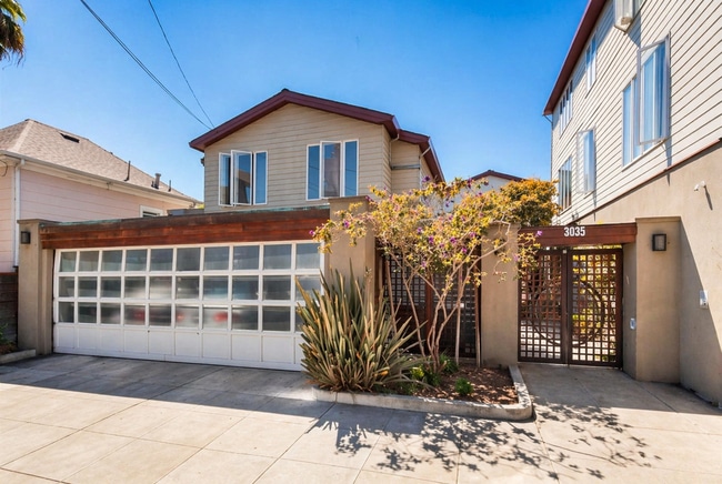 3035 Chapman St, Unit #1 in Oakland, CA - Foto de edificio - Building Photo