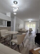 17145 N Bay Rd, Unit 1024 in Sunny Isles Beach, FL - Foto de edificio - Building Photo
