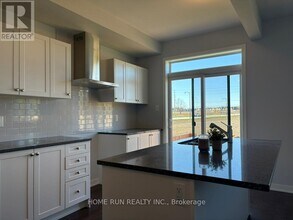 109 Tonic Cres in Ottawa, ON - Building Photo - Building Photo