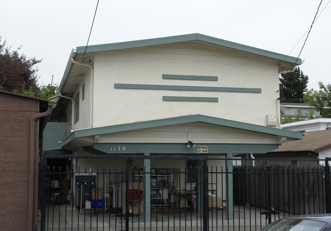 1130 E 19th St in Oakland, CA - Foto de edificio - Building Photo