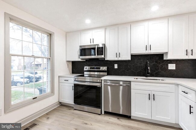 17409 Founders Mill Dr in Derwood, MD - Building Photo - Building Photo