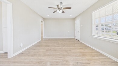 2430 31st St in Lubbock, TX - Building Photo - Building Photo