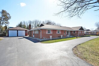 409 Lexington Dr in Schaumburg, IL - Building Photo - Building Photo