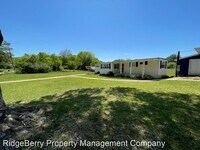 8 Thomas Rd NE photo'