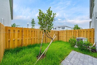 141 SE 11th St in Florida City, FL - Building Photo - Building Photo